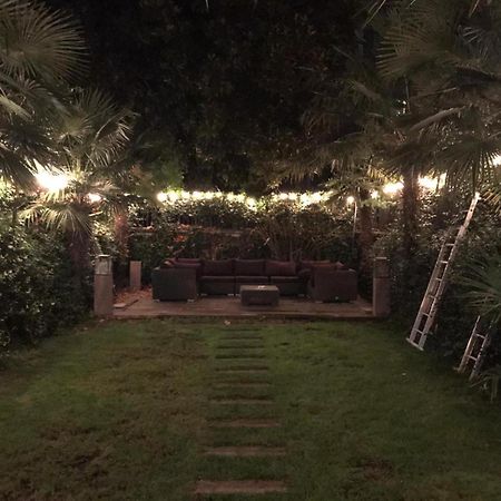 Lippi 42 Guest House Single Room'S In Villa With Garden Milan Bagian luar foto