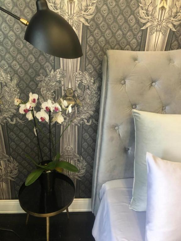 Lippi 42 Guest House Single Room'S In Villa With Garden Milan Bagian luar foto