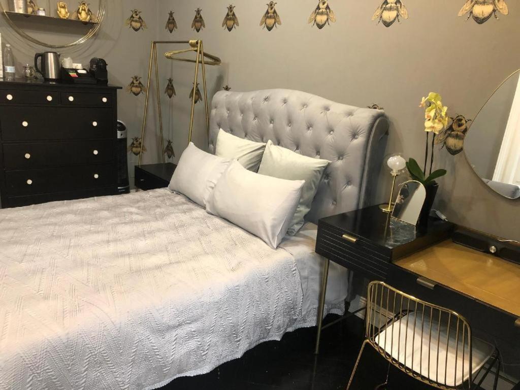 Lippi 42 Guest House Single Room'S In Villa With Garden Milan Bagian luar foto